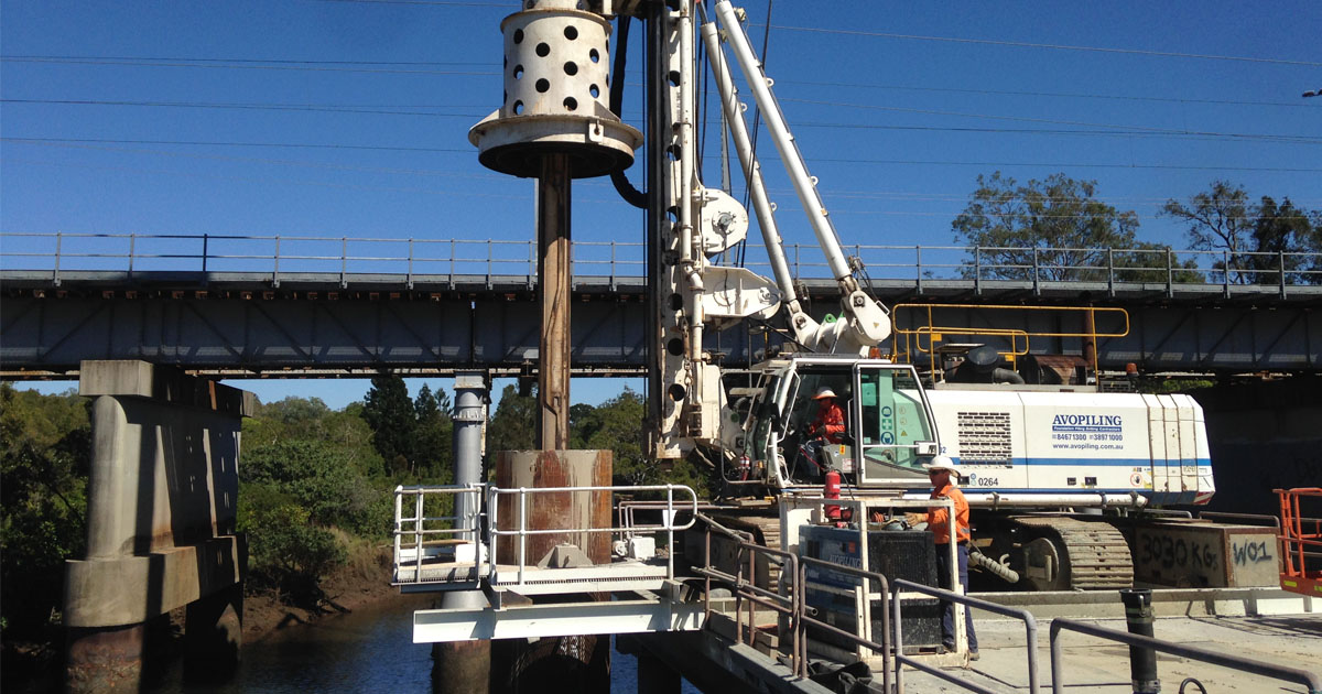 Drilling pile through steel platform fabricated by Avopiling